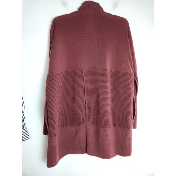 Lululemon "Sit In Lotus" Burgunday Purple 100% Merino Wool Cardigan size 6 - Picture 3 of 10